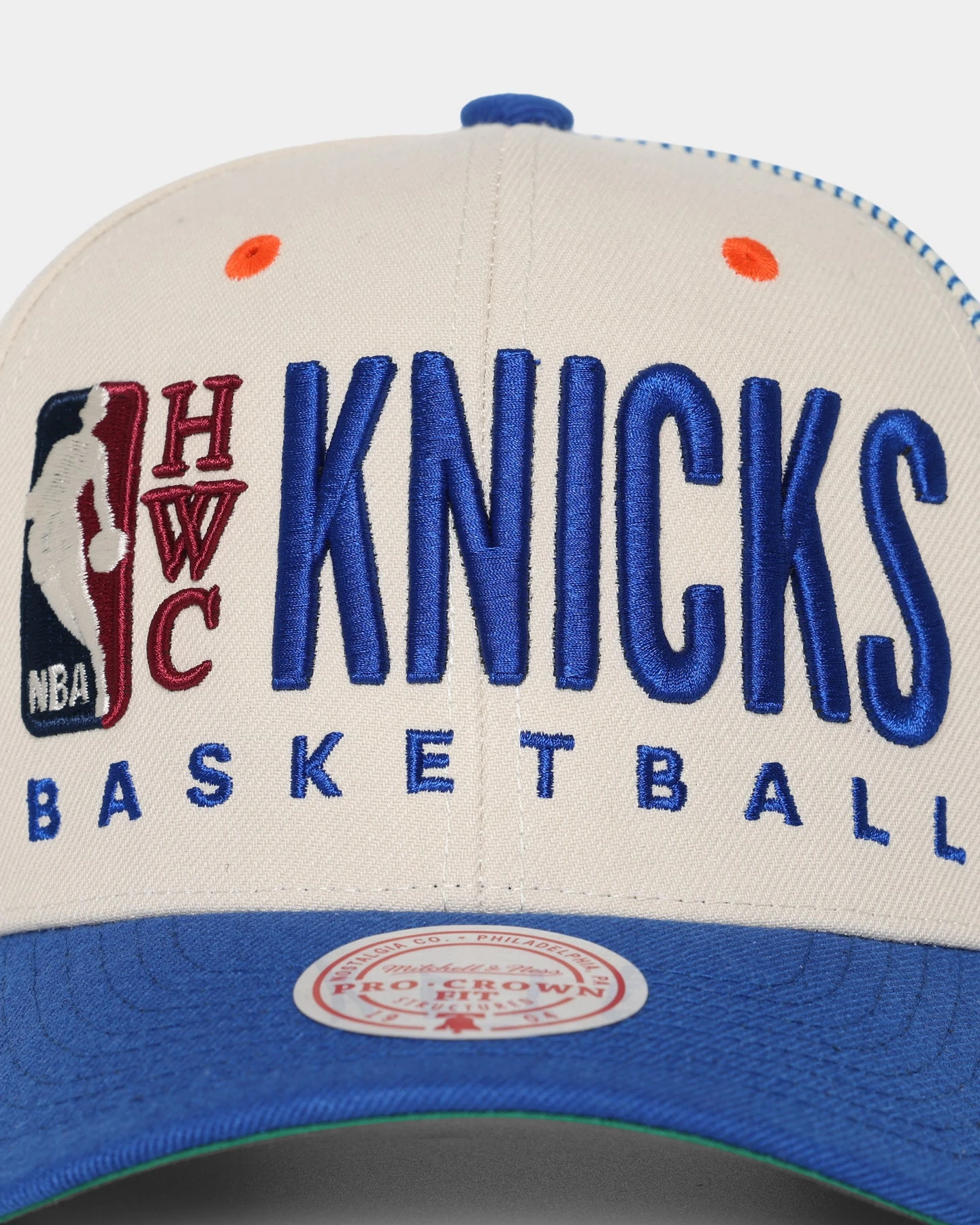 Mitchell & Ness New York Knicks '90s Training Camp' Pro Crown Snapback Cream 8 Mitchell & Ness New York Knicks '90s Training Camp' Pro Crown Snapback Cream - Image 6