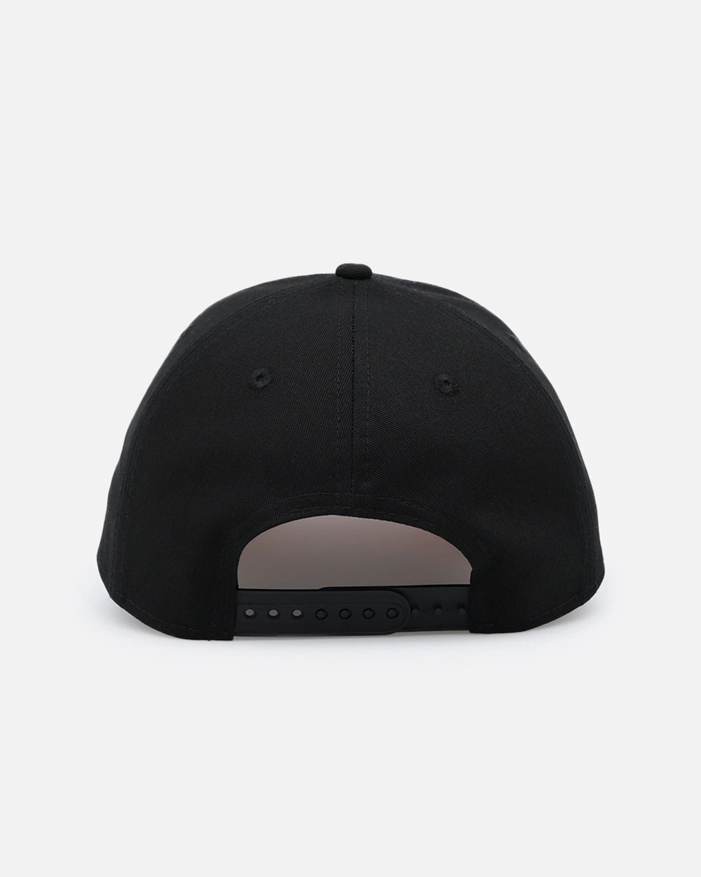 New Era Atlanta Braves 'Pink Satin Hearts' 9FORTY A-Frame Snapback Black/White 4 New Era Atlanta Braves 'Pink Satin Hearts' 9FORTY A-Frame Snapback Black/White - Image 2