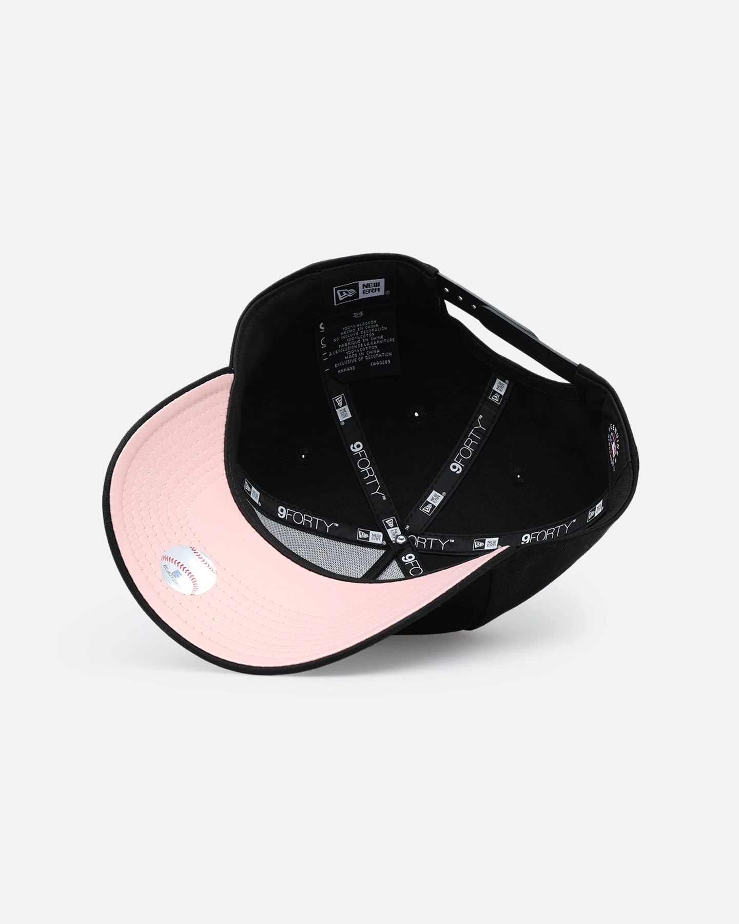 New Era Atlanta Braves 'Pink Satin Hearts' 9FORTY A-Frame Snapback Black/White 8 New Era Atlanta Braves 'Pink Satin Hearts' 9FORTY A-Frame Snapback Black/White - Image 6