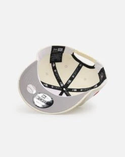 New Era Los Angeles Dodgers "Japan Pack" 9FORTY A-Frame Corduroy Snapback Chrome/Red -Culture Kings 01033076 YD962 default 0070