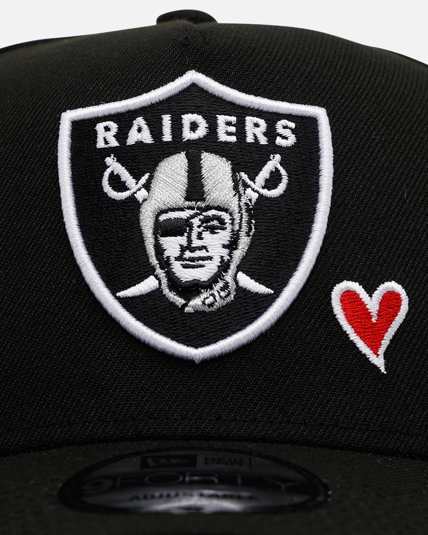 New Era Las Vegas Raiders 'Team Color Hearts' 9FORTY A-Frame Snapback Official Team Color 7 New Era Las Vegas Raiders 'Team Color Hearts' 9FORTY A-Frame Snapback Official Team Color - Image 5