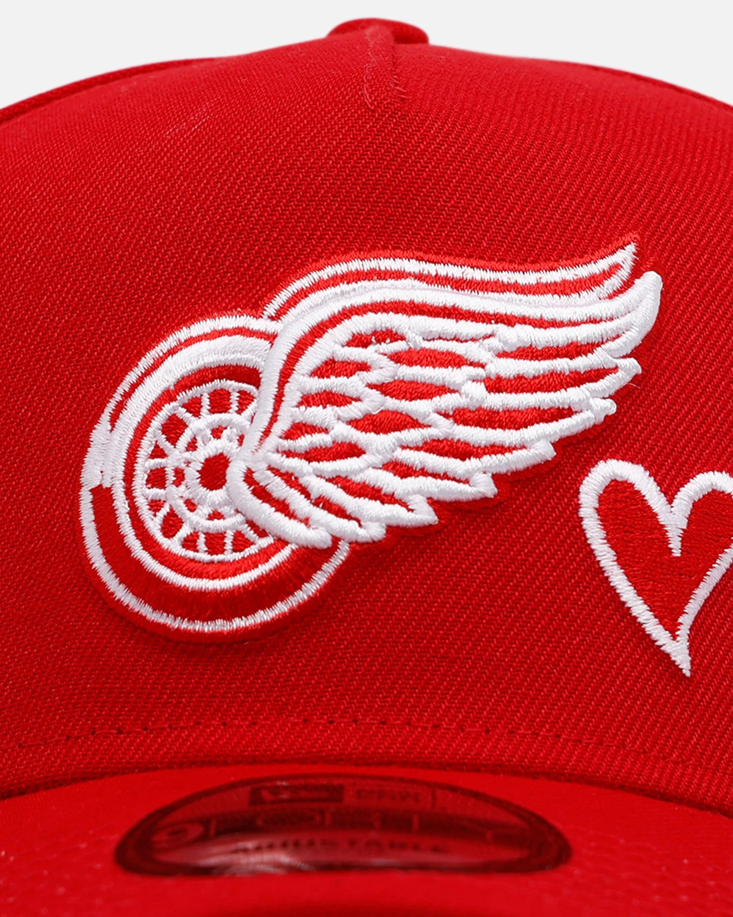 New Era Detroit Red Wings 'Team Color Hearts' 9FORTY A-Frame Snapback Official Team Color 7 New Era Detroit Red Wings 'Team Color Hearts' 9FORTY A-Frame Snapback Official Team Color - Image 5