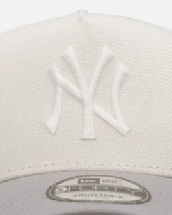 New Era New York Yankees 'Too Clean' 9FORTY A-Frame Snapback Chrome 12 New Era New York Yankees 'Too Clean' 9FORTY A-Frame Snapback Chrome -Culture Kings 01035807 YC808 default 0050