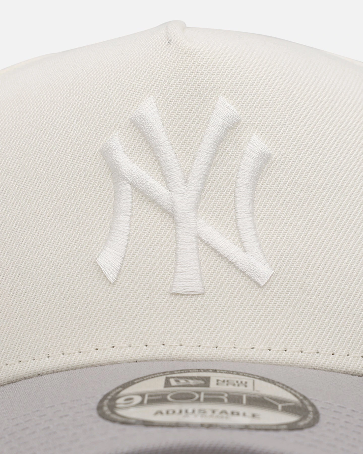 New Era New York Yankees 'Too Clean' 9FORTY A-Frame Snapback Chrome 7 New Era New York Yankees 'Too Clean' 9FORTY A-Frame Snapback Chrome - Image 5