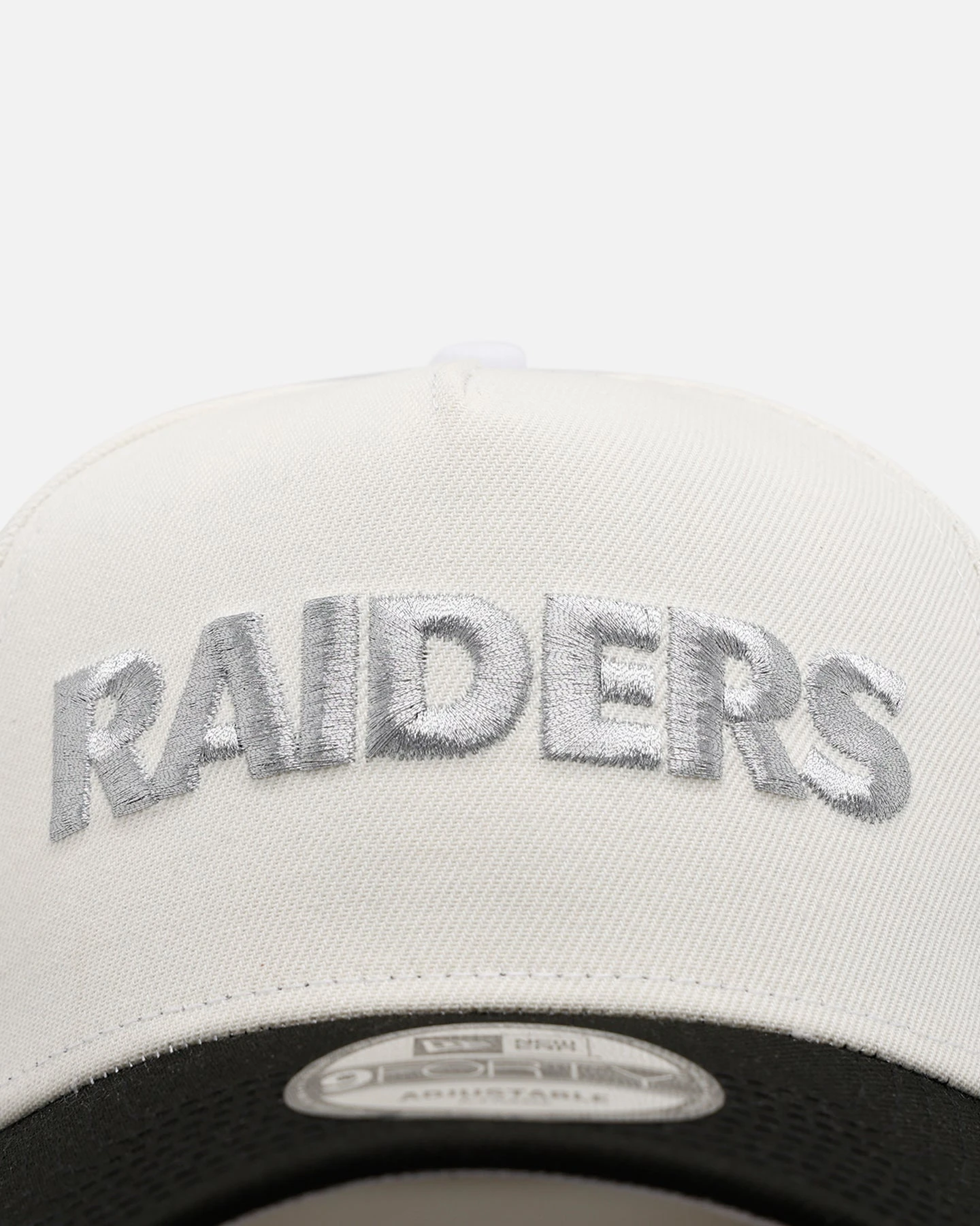 New Era Las Vegas Raiders 'Chrome Metallic Wordmark' 9FORTY A-Frame Snapback Chrome 7 New Era Las Vegas Raiders 'Chrome Metallic Wordmark' 9FORTY A-Frame Snapback Chrome - Image 5