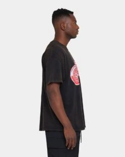 Majestic Athletic Men's Detroit Red Wings Oversize Logo Short Sleeve Vintage T-Shirt Vintage Black -Culture Kings 02028892 YV009 mens 0050