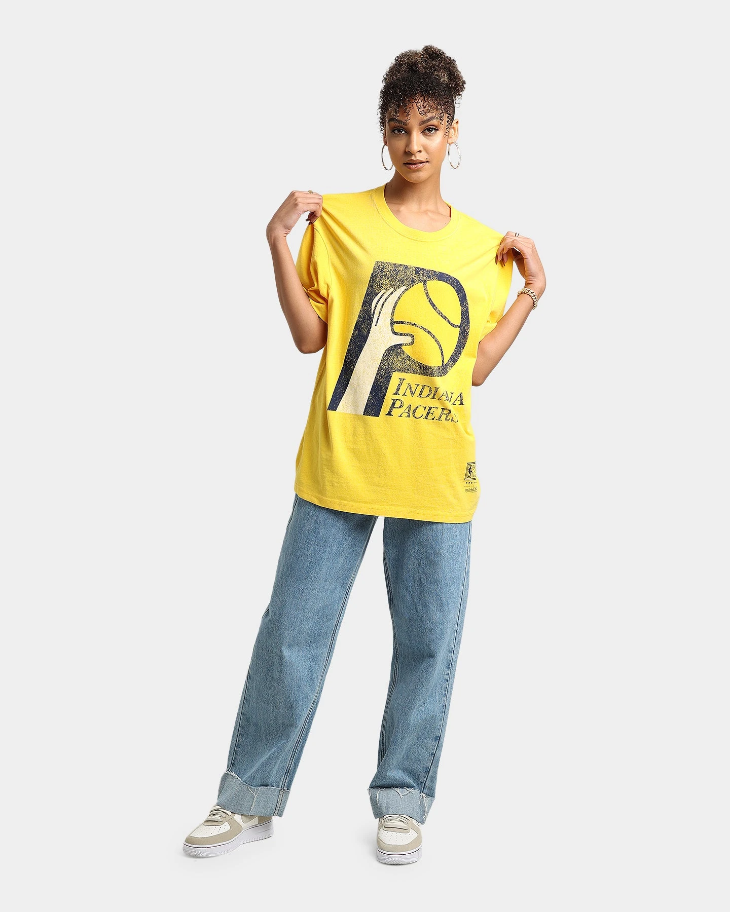 Mitchell & Ness Indiana Pacers Big Logo Vintage T-Shirt Faded Yellow 4 Mitchell & Ness Indiana Pacers Big Logo Vintage T-Shirt Faded Yellow - Image 2