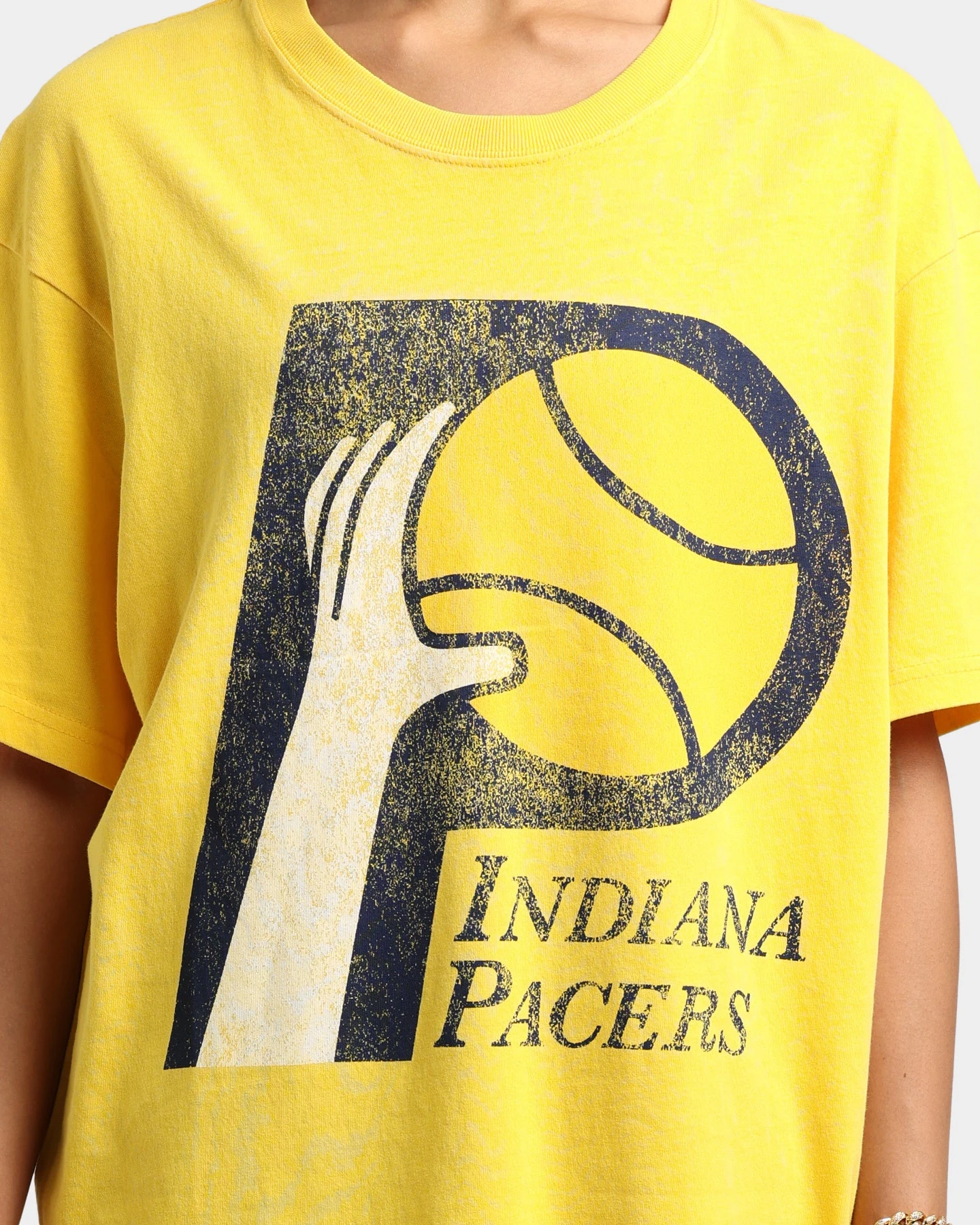 Mitchell & Ness Indiana Pacers Big Logo Vintage T-Shirt Faded Yellow 5 Mitchell & Ness Indiana Pacers Big Logo Vintage T-Shirt Faded Yellow - Image 3