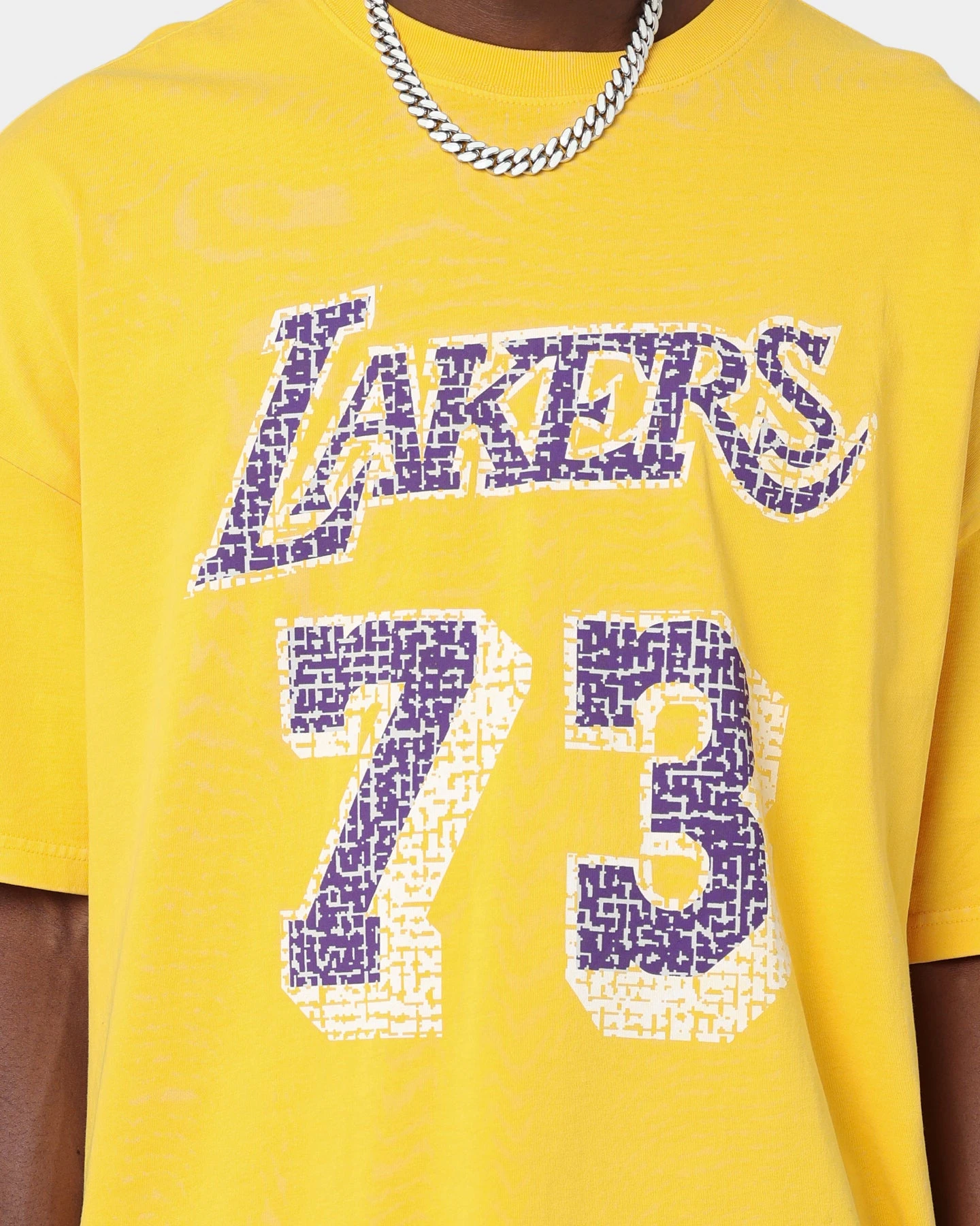 Mitchell & Ness Los Angeles Lakers Dennis Rodman #34 N&N Oversized T-Shirt Faded Yellow 5 Mitchell & Ness Los Angeles Lakers Dennis Rodman #34 N&N Oversized T-Shirt Faded Yellow - Image 3