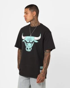 Mitchell & Ness Chicago Bulls Ice Blue Logo T-Shirt Faded Black -Culture Kings 02046538 YB554 mens 0060