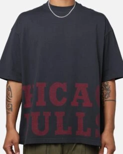 New Era Chicago Bulls Oversized T-Shirt Black 14 New Era Chicago Bulls Oversized T-Shirt Black -Culture Kings 02047960 YB001 mens 00040