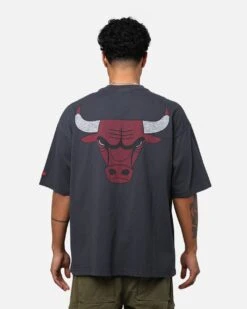 New Era Chicago Bulls Oversized T-Shirt Black 15 New Era Chicago Bulls Oversized T-Shirt Black -Culture Kings 02047960 YB001 mens 00050