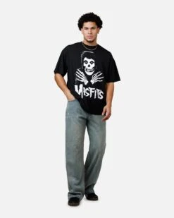 Global Merchandising Misfits Crossed Hands T-Shirt Black -Culture Kings 02051920 YB001 mens 0030