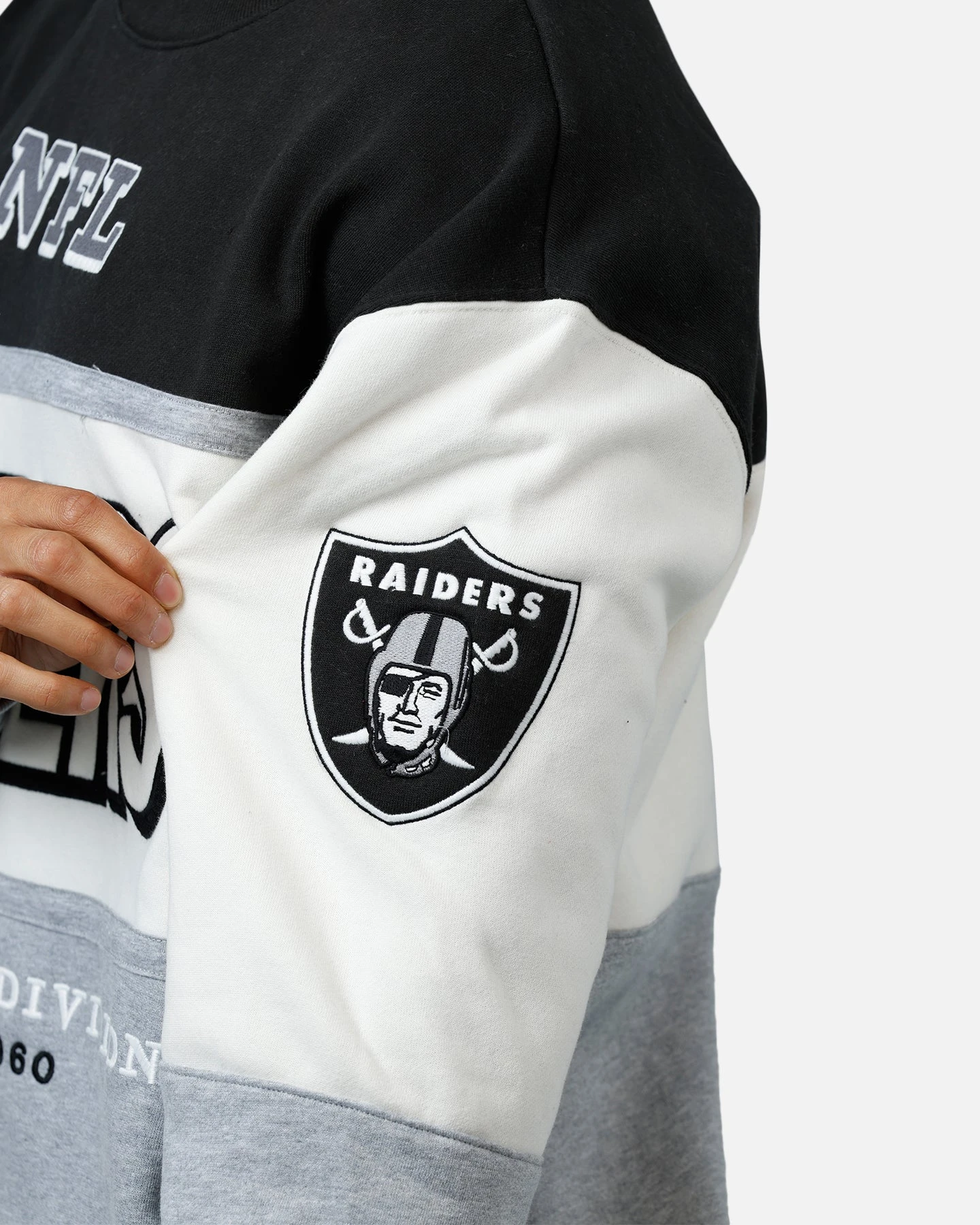 '47 BRAND 47 Brand Las Vegas Raiders Maximalist Crewneck Black/Grey 8 '47 BRAND 47 Brand Las Vegas Raiders Maximalist Crewneck Black/Grey - Image 6