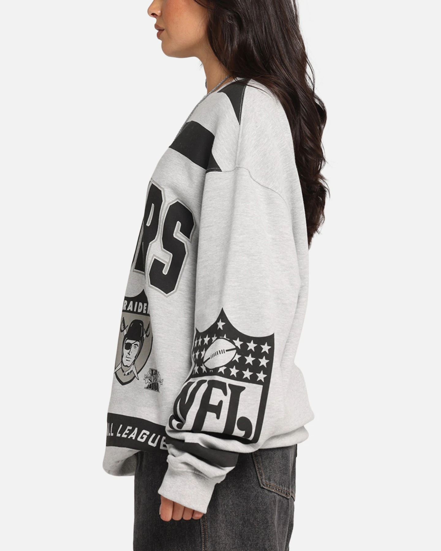 Mitchell & Ness Las Vegas Raiders Letterform Crewneck Grey Marle/Official Team Color 7 Mitchell & Ness Las Vegas Raiders Letterform Crewneck Grey Marle/Official Team Color - Image 5