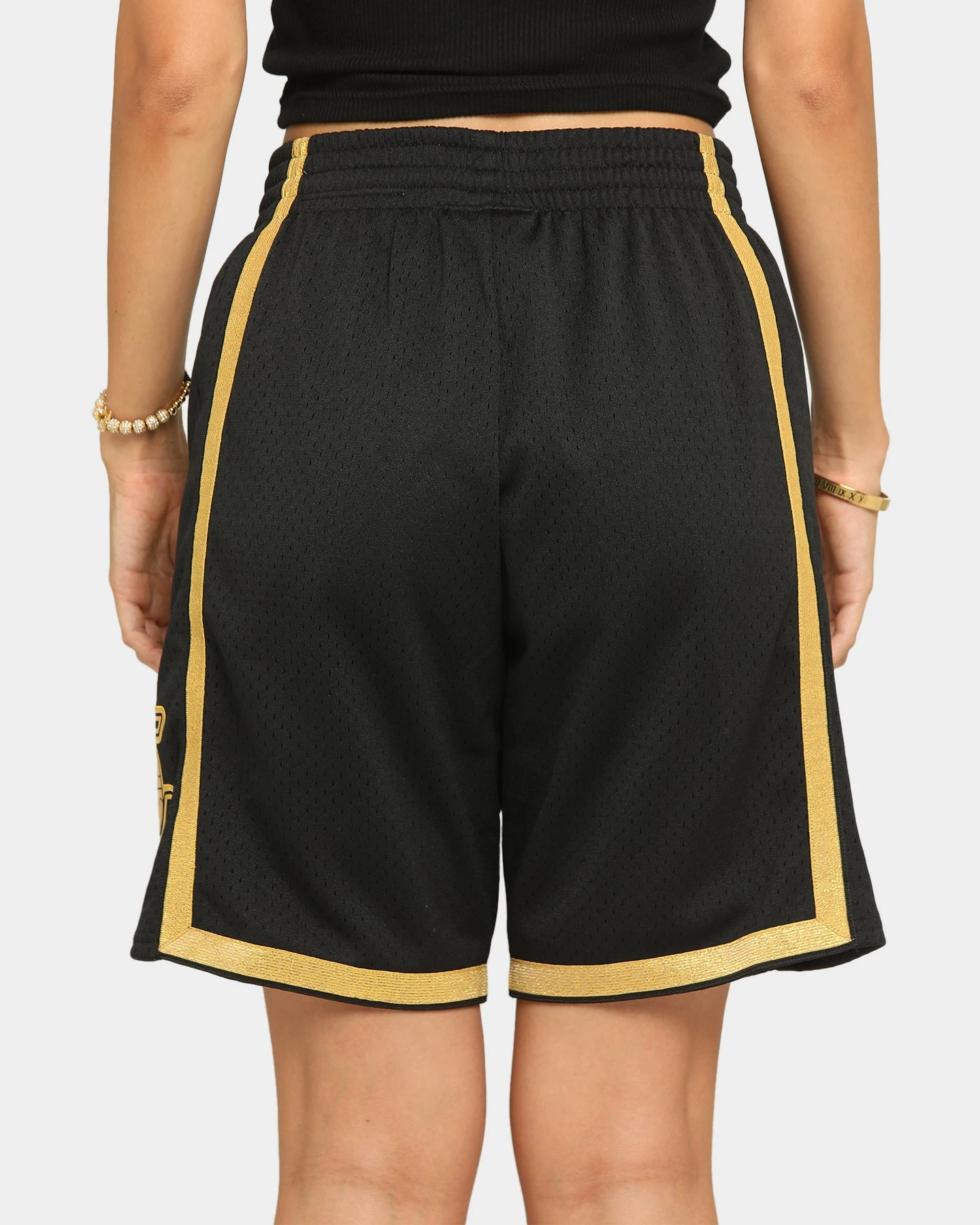 Mitchell & Ness Men's Los Angeles Lakers HWC Swingman Short Black/Gold 10 Mitchell & Ness Men's Los Angeles Lakers HWC Swingman Short Black/Gold - Image 8