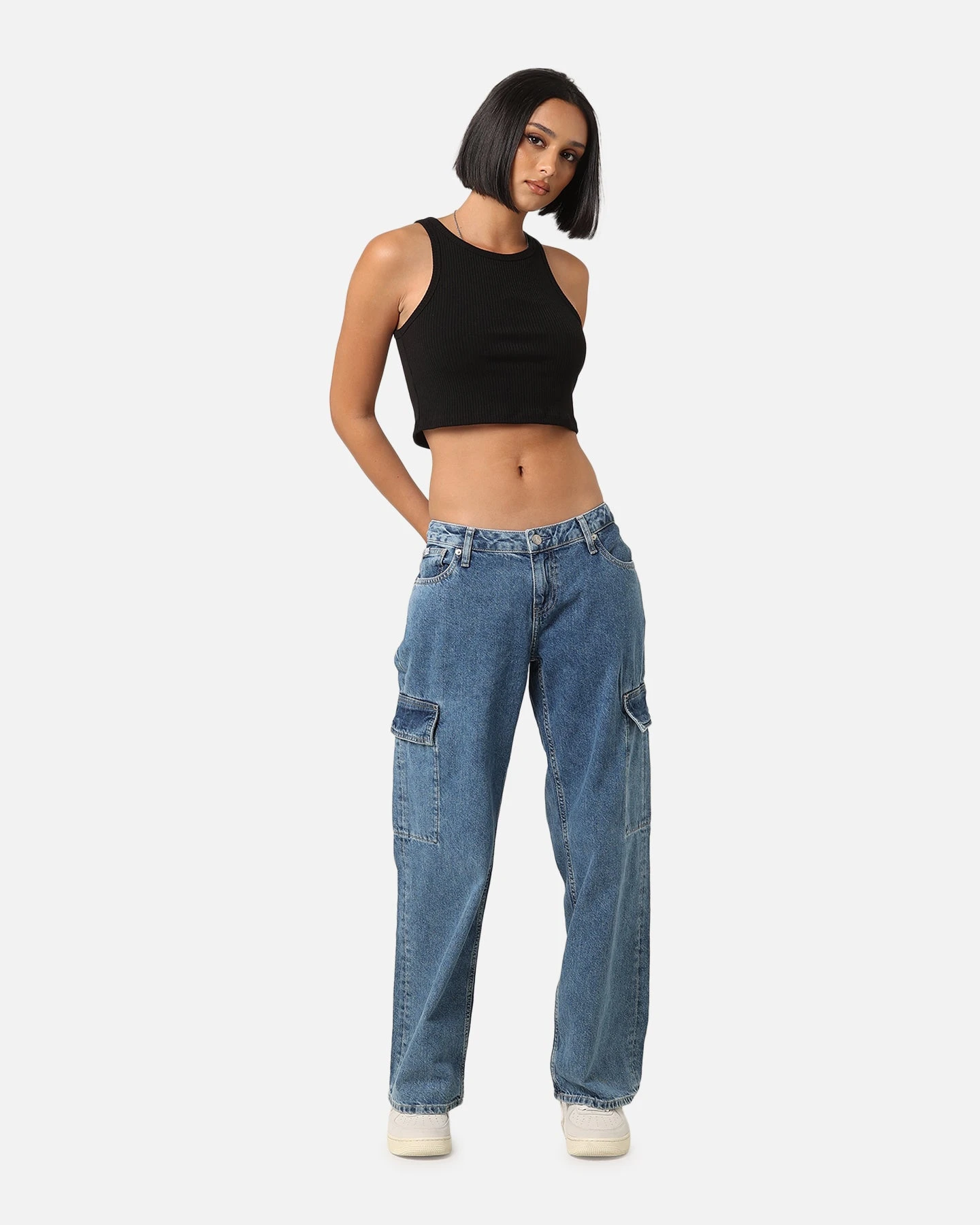 Calvin Klein Women's Extreme Low Rise Baggy Cargo Jeans Denim Medium 02 4 Calvin Klein Women's Extreme Low Rise Baggy Cargo Jeans Denim Medium 02 - Image 2