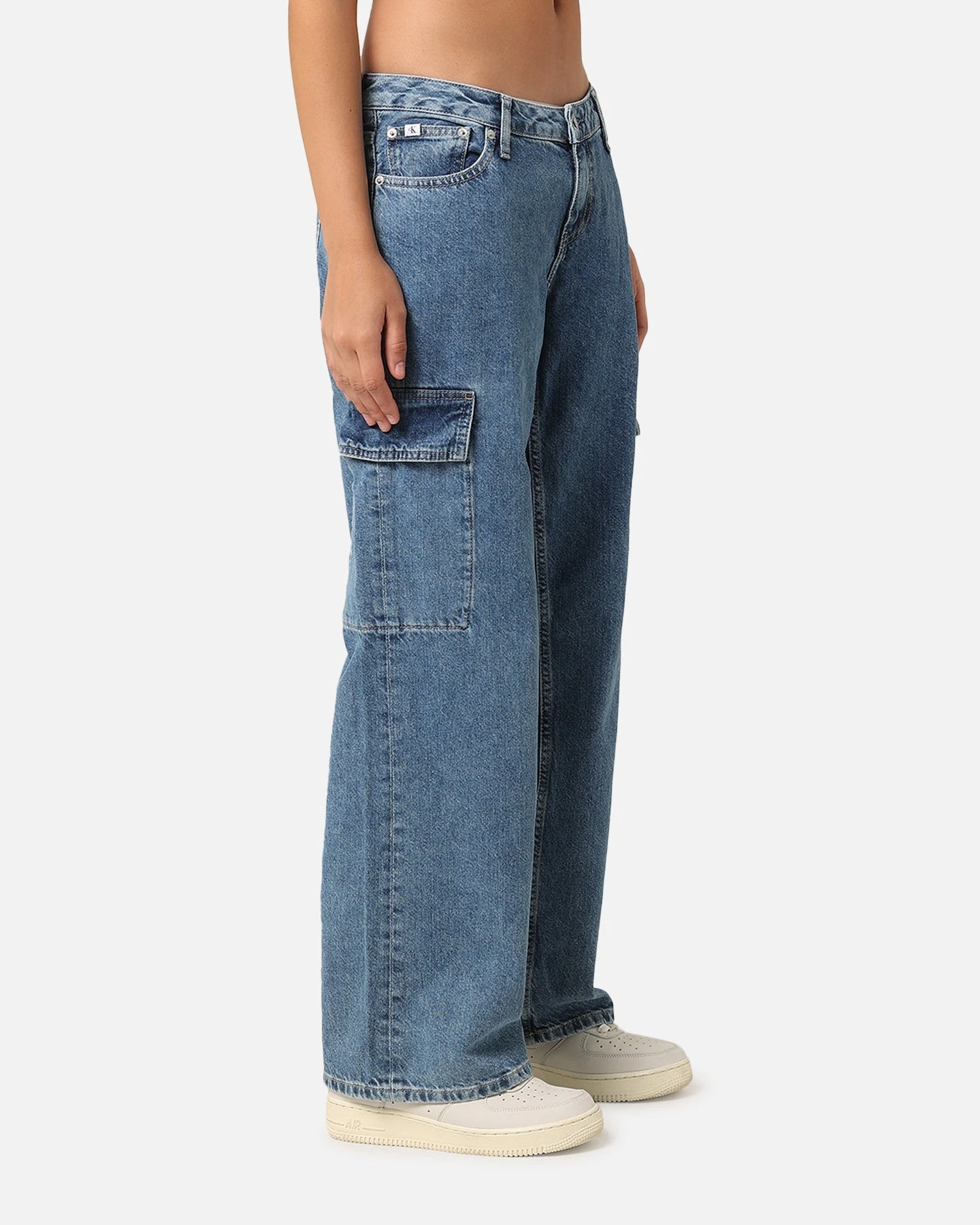 Calvin Klein Women's Extreme Low Rise Baggy Cargo Jeans Denim Medium 02 7 Calvin Klein Women's Extreme Low Rise Baggy Cargo Jeans Denim Medium 02 - Image 5