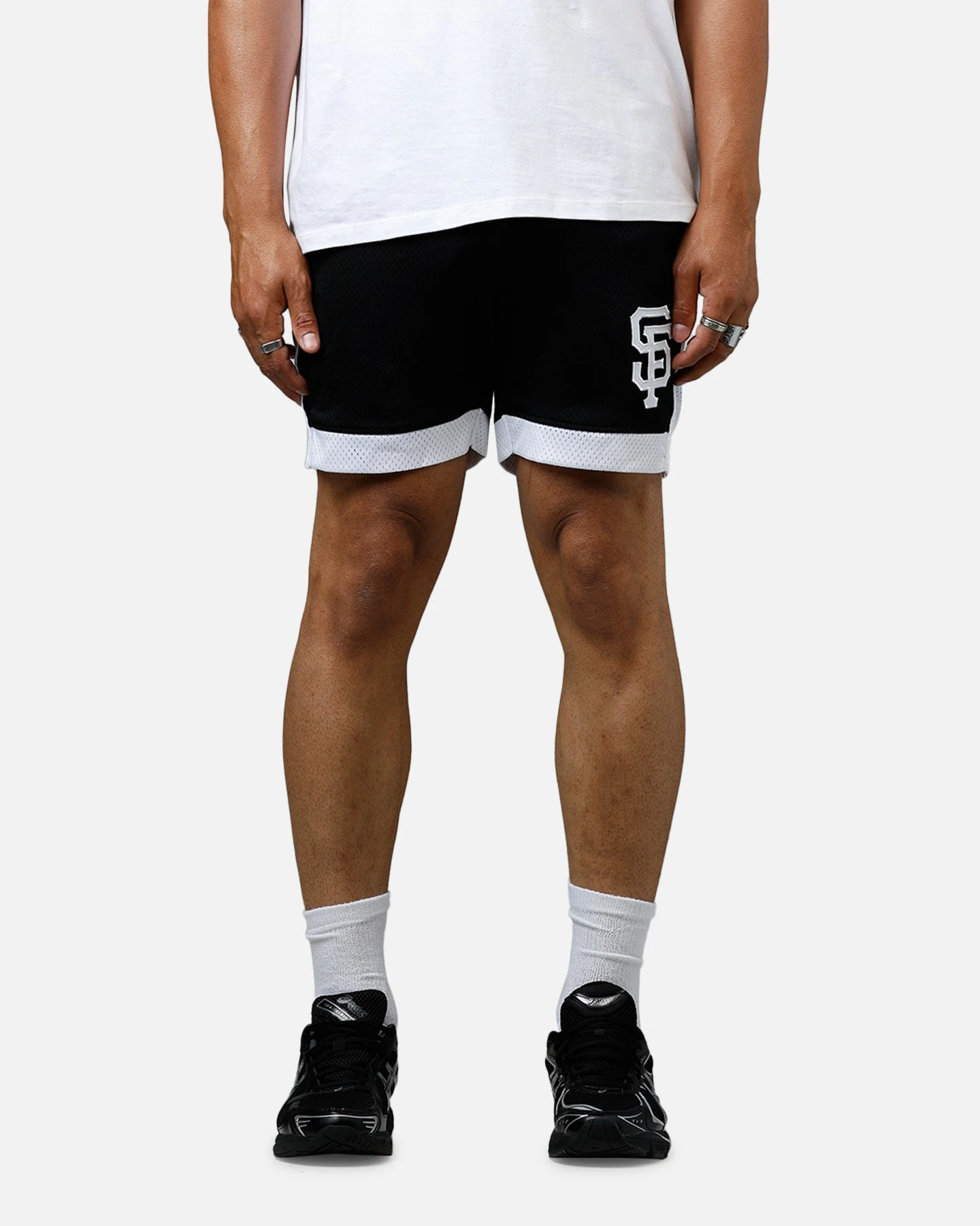 New Era San Francisco Giants Sport Class Shorts Black/White 3 New Era San Francisco Giants Sport Class Shorts Black/White