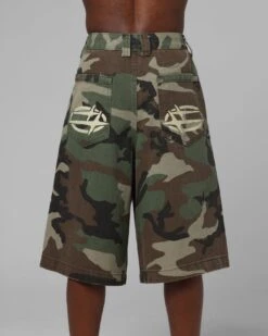 Loiter 3 Quarter Shorts Woodland Camo -Culture Kings 03013300 YC040 mens 0080 36fce641 380f 499e b3a6 c492fc57ee11