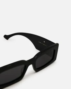 Gucci GG1425S-001 Black -Culture Kings 06010700 YB001 default 00060