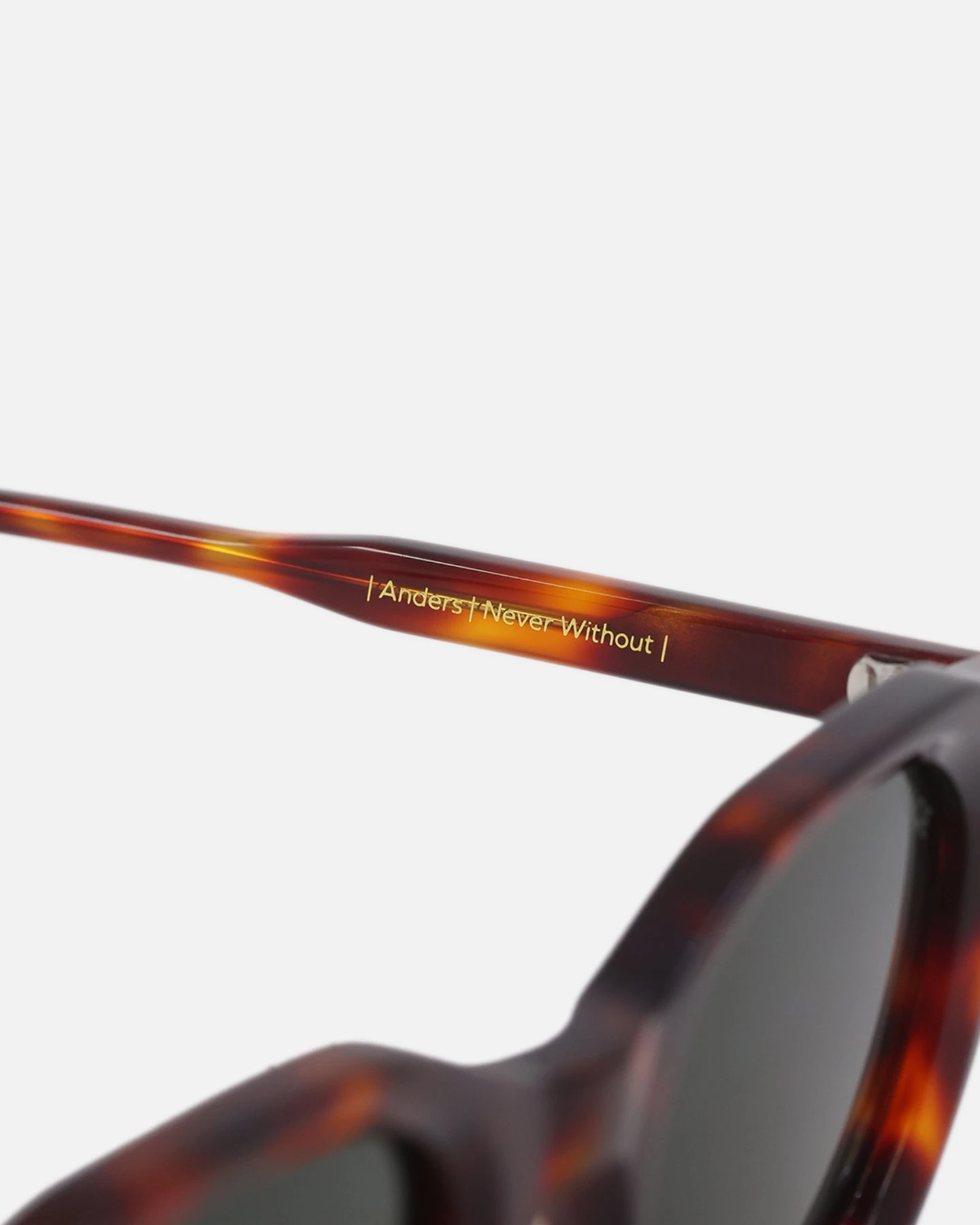 Nuqe Anders Sunglasses Tort/Green/Gold 9 Nuqe Anders Sunglasses Tort/Green/Gold - Image 7