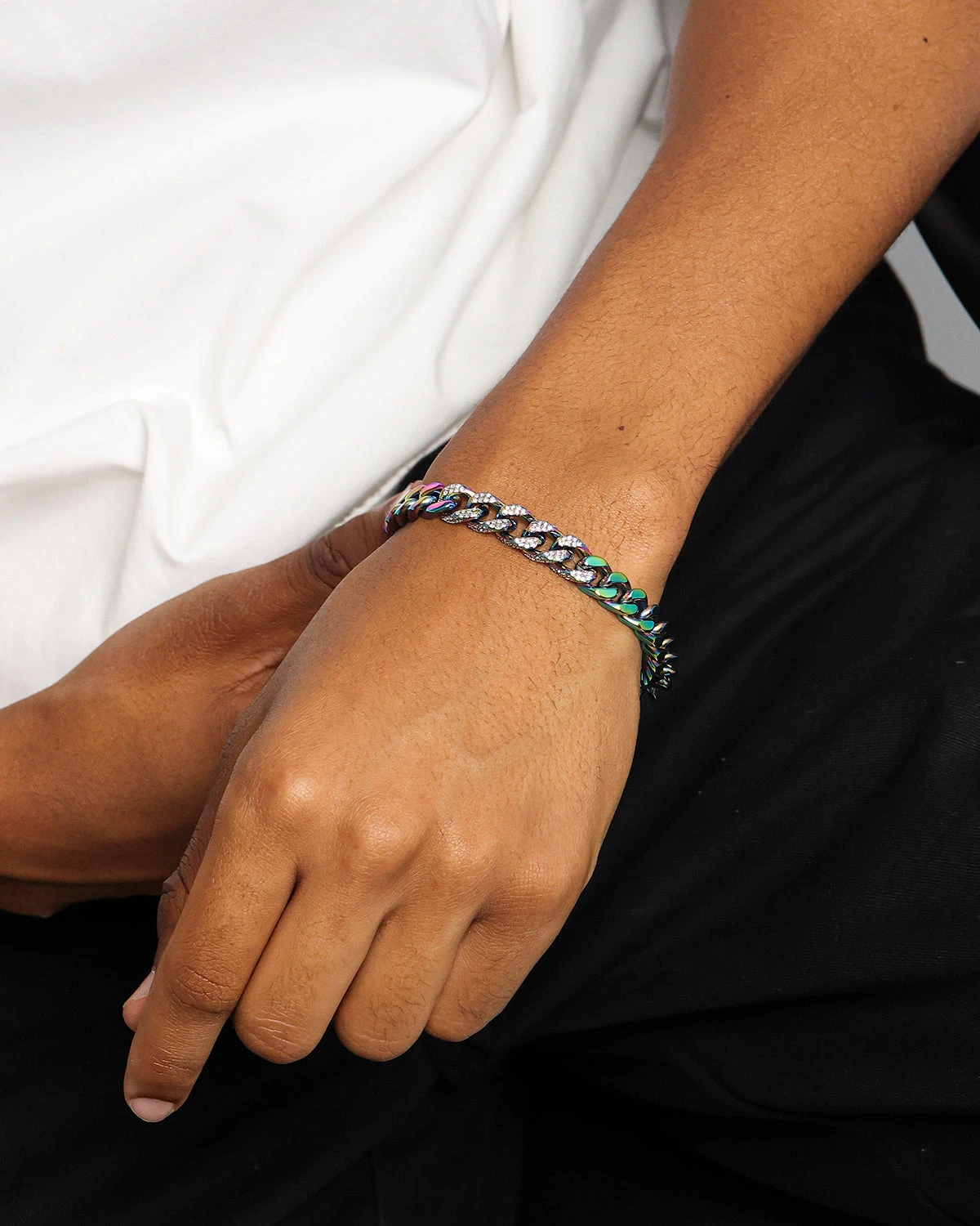 Guess Mainline 4DC 8mm Curb Chain Bracelet Iridescent 3 Guess Mainline 4DC 8mm Curb Chain Bracelet Iridescent