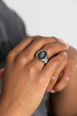 NXS Rose Signet Ring White Gold/Black