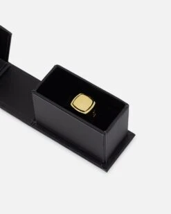 Saint Morta Orlando Signet Ring Gold -Culture Kings 09001439 YG200 default 0000060 67a260f4 e4c7 4619 8578 fa26550ac9cc