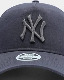 New Era Women's New York Yankees 9FORTY A-Frame Strapback Dark Grey -Culture Kings 195132711921 default 0060