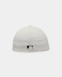 New Era Atlanta Braves 1995 'Off White 2-Tone World Series Patch' 59FIFTY Fitted Chrome White/OTC -Culture Kings 196175075582 default 0020 9208e46e 3c42 4b30 95a3 1cf343271b34