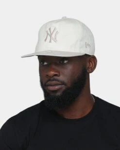 New Era New York Yankees Old Golfer Snapbck Chrome White -Culture Kings 196313044012 mens 0100