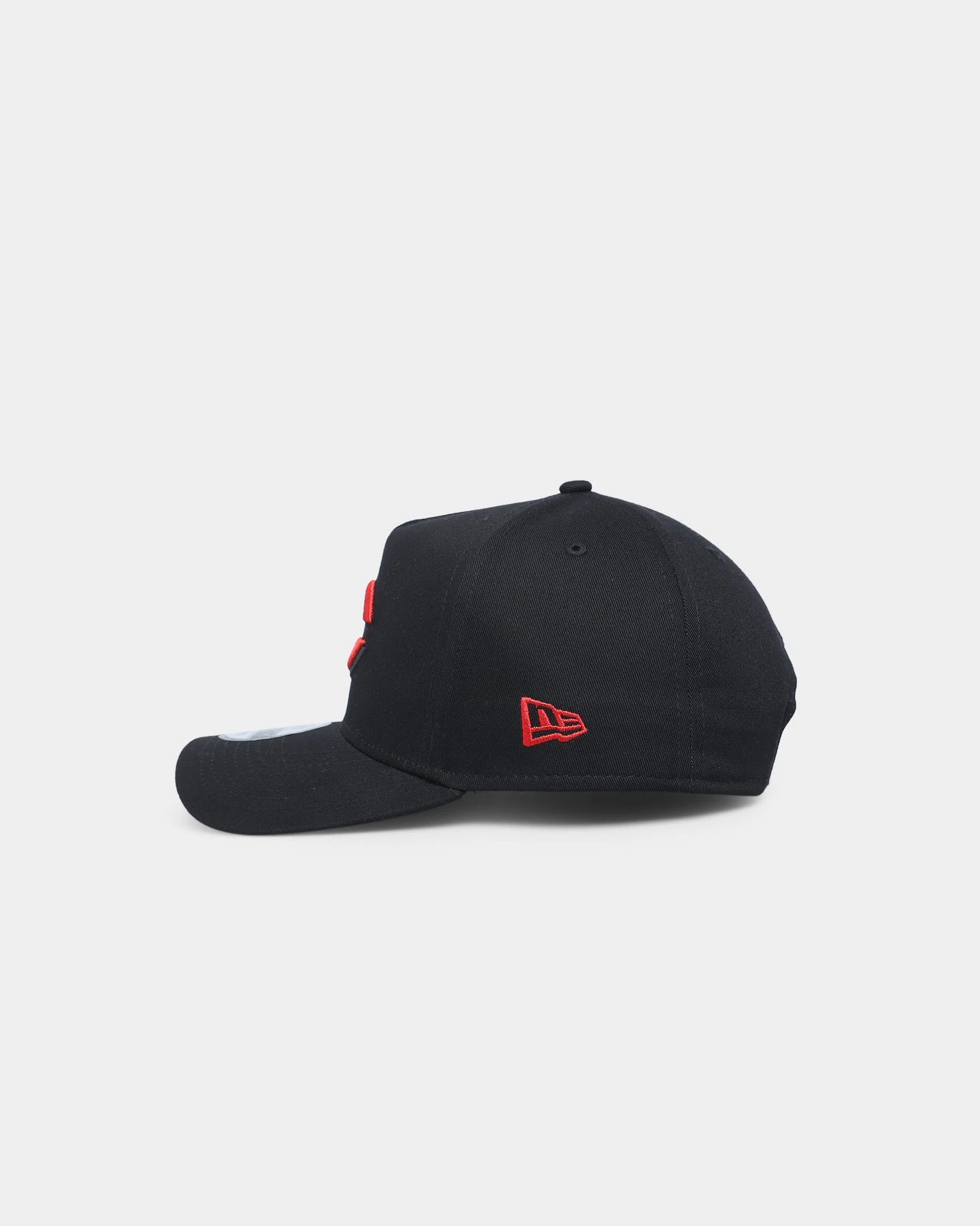 New Era Cincinnati Reds "Scarlet Bottom" 9FORTY A-Frame Snapback Black/Scarlet 7 New Era Cincinnati Reds "Scarlet Bottom" 9FORTY A-Frame Snapback Black/Scarlet - Image 5