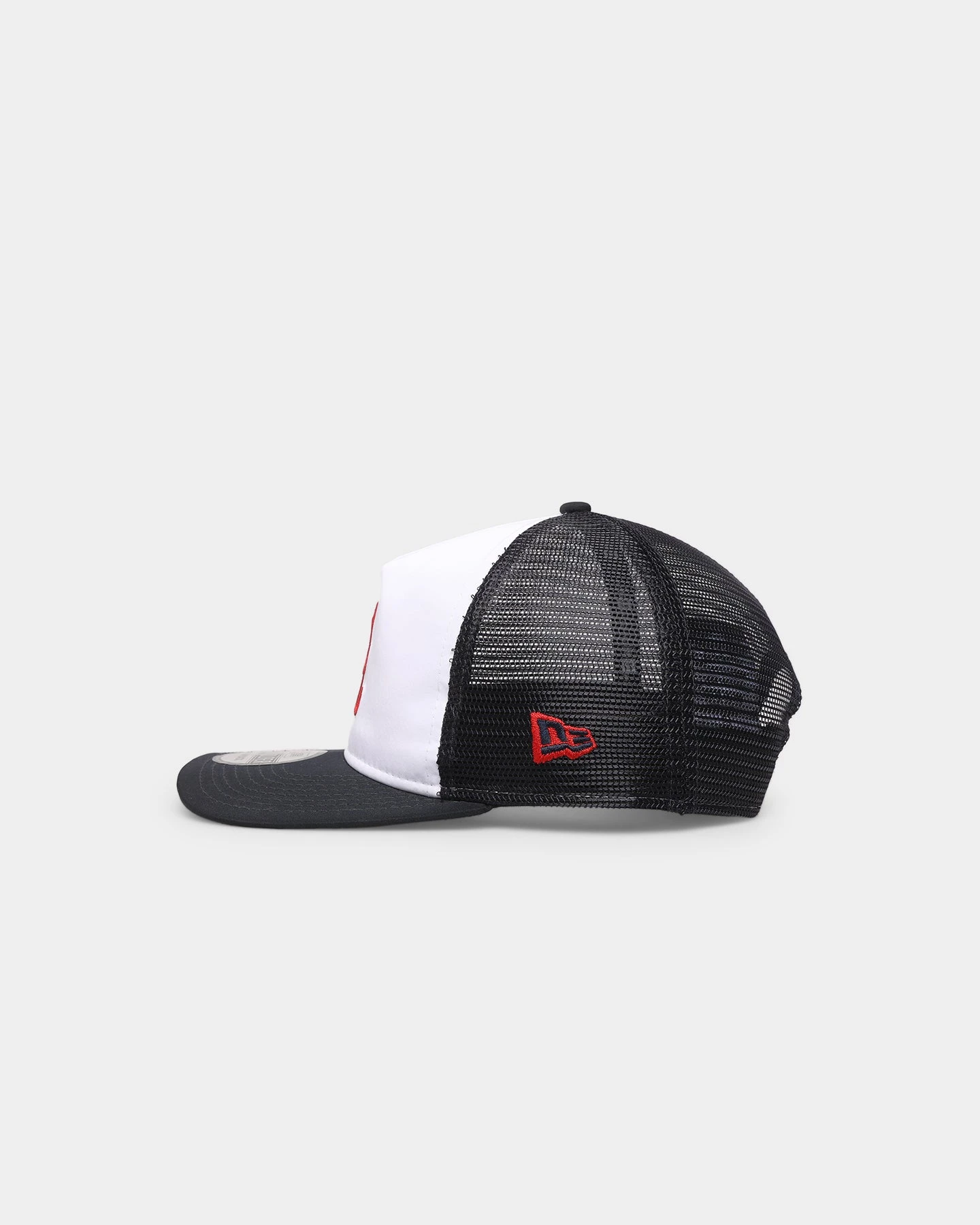 New Era Atlanta Braves 'Team Two-Tone' Prolight Old Golfer Trucker Snapback White/OTC 7 New Era Atlanta Braves 'Team Two-Tone' Prolight Old Golfer Trucker Snapback White/OTC - Image 5