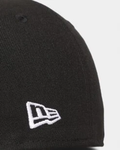 New Era Black 59FIFTY Fitted Black/White 12 New Era Black 59FIFTY Fitted Black/White -Culture Kings 196819016032 default 0050