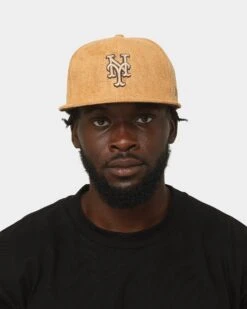 New Era New York Mets 'Wheat/Brown/Gold' Suede 59FIFTY Fitted Wheat 13 New Era New York Mets 'Wheat/Brown/Gold' Suede 59FIFTY Fitted Wheat -Culture Kings 196821266029 mens 0012