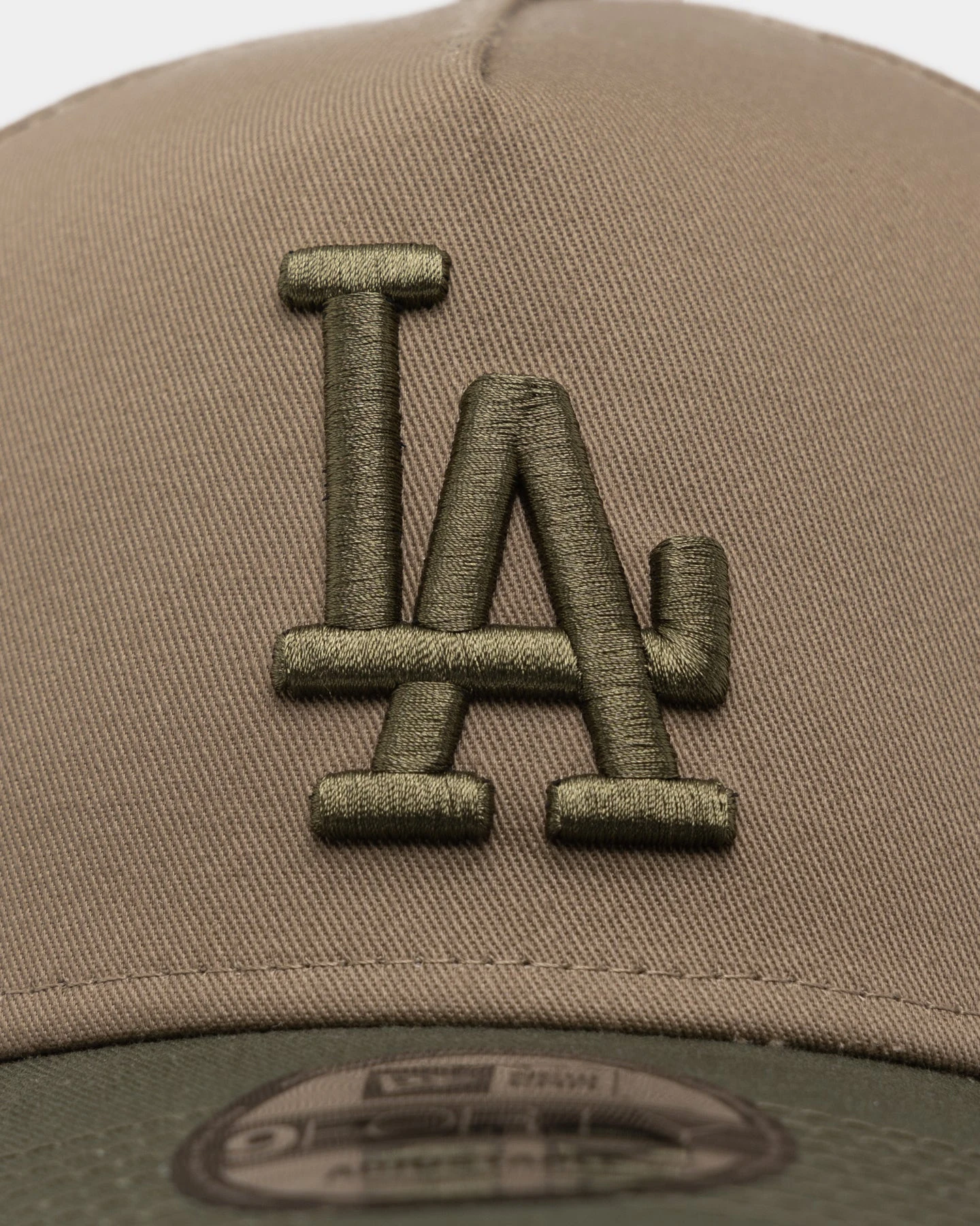 New Era Los Angeles Dodgers Q223 9FORTY A-Frame Surplus Snapback Beige/Khaki 7 New Era Los Angeles Dodgers Q223 9FORTY A-Frame Surplus Snapback Beige/Khaki - Image 5