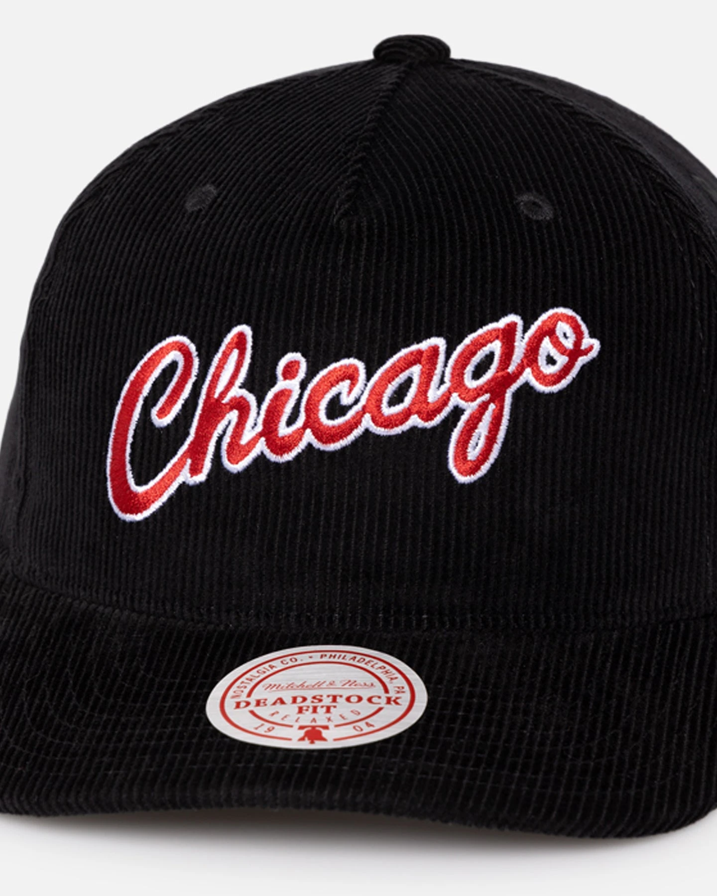 Mitchell & Ness Chicago Bulls Laguna Redline Panel Snapback Black 4 Mitchell & Ness Chicago Bulls Laguna Redline Panel Snapback Black - Image 2