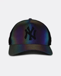 New Era New York Yankees 'Iridescent' 9FORTY A-Frame Trucker Snapback Iridescent