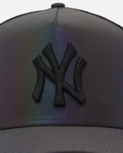 New Era New York Yankees 'Iridescent' 9FORTY A-Frame Trucker Snapback Iridescent -Culture Kings 198061103669 default 0050