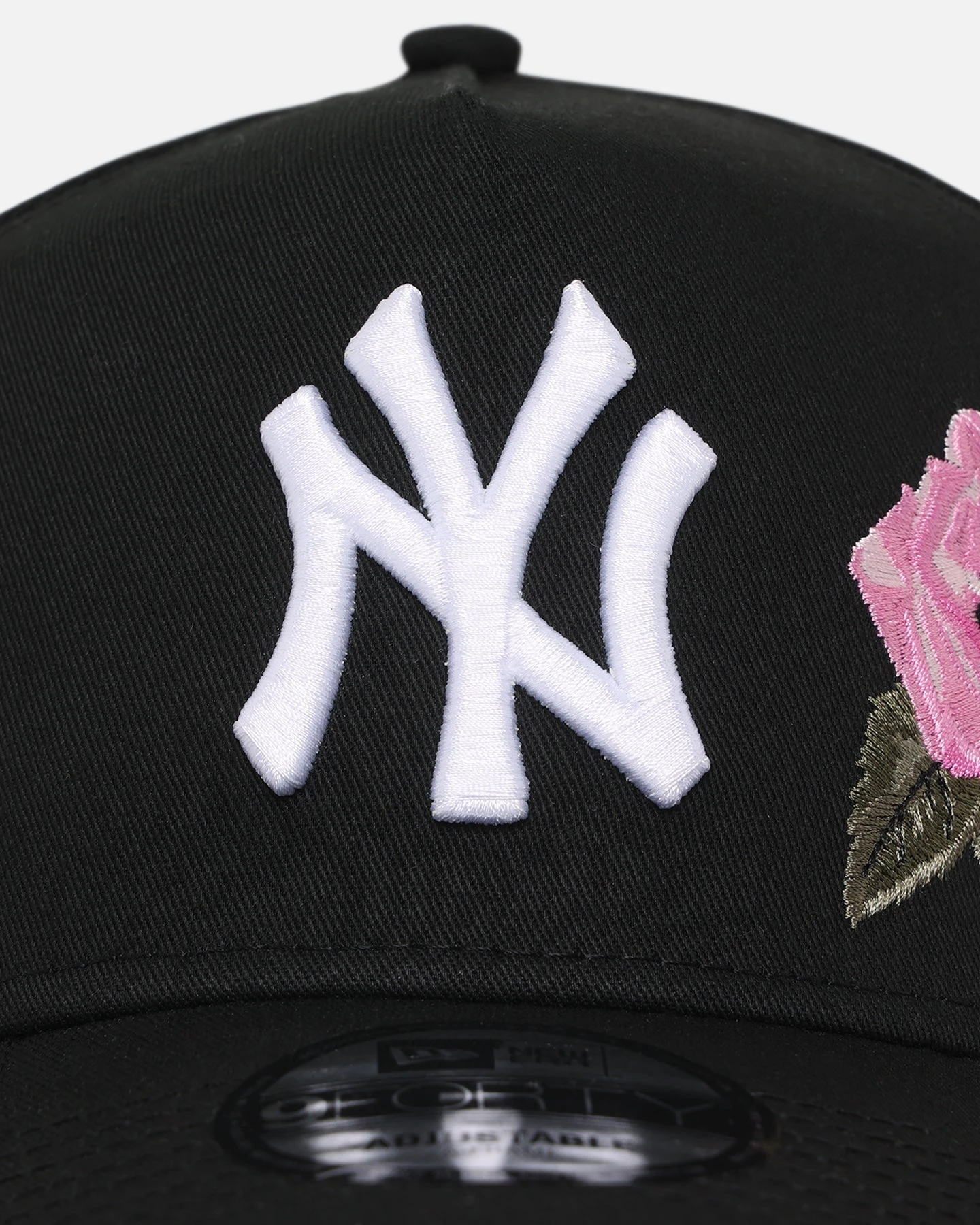New Era New York Yankees 'Pink Rose Embroidery' 9FORTY A-Frame Snapback Black/Pink 7 New Era New York Yankees 'Pink Rose Embroidery' 9FORTY A-Frame Snapback Black/Pink - Image 5
